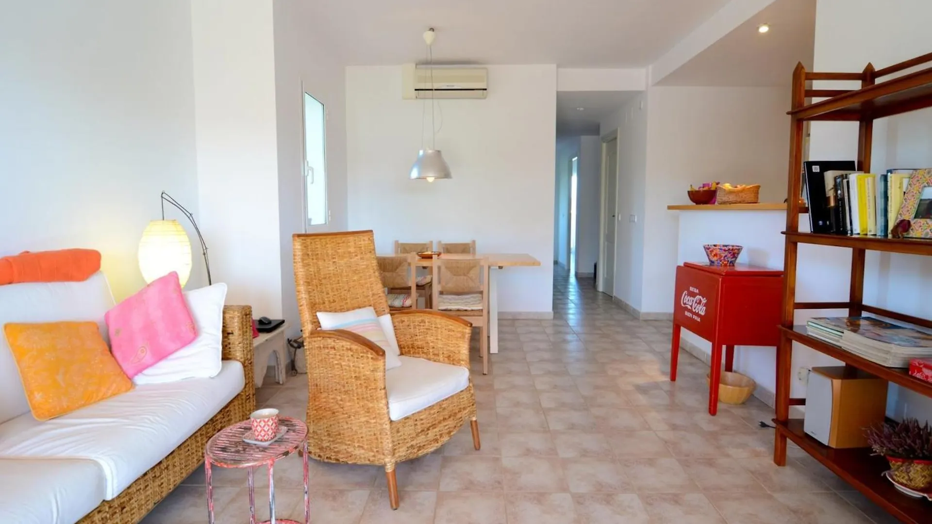 3-Bedroom Apartment In Pals